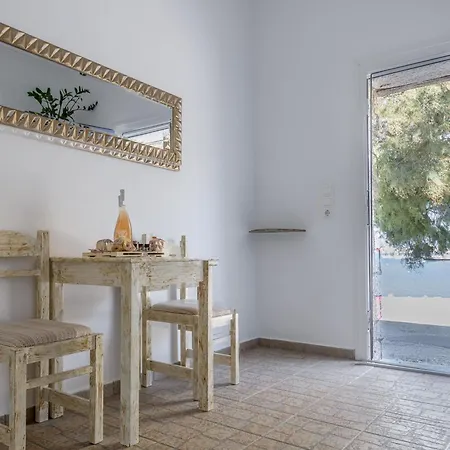 Floras Πανσιόν Πολλώνια