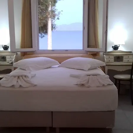 Πανσιόν Floras 4*